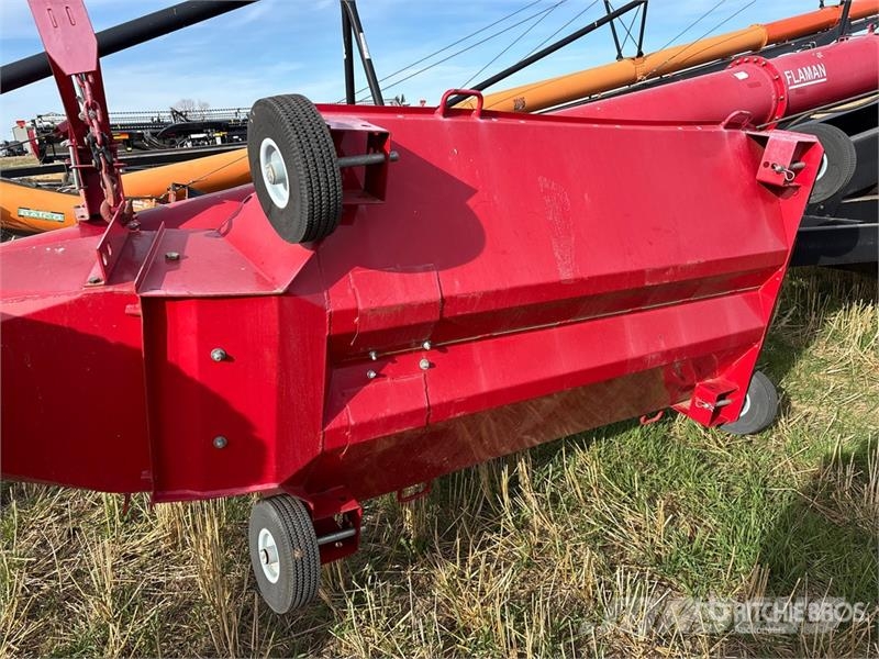 Wheatheart X130-84 13 in x 84 ft Swing Grain Auger Szállító berendezések