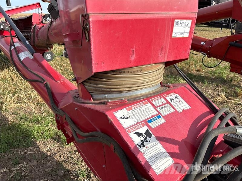 Wheatheart X130-84 13 in x 84 ft Swing Grain Auger Szállító berendezések
