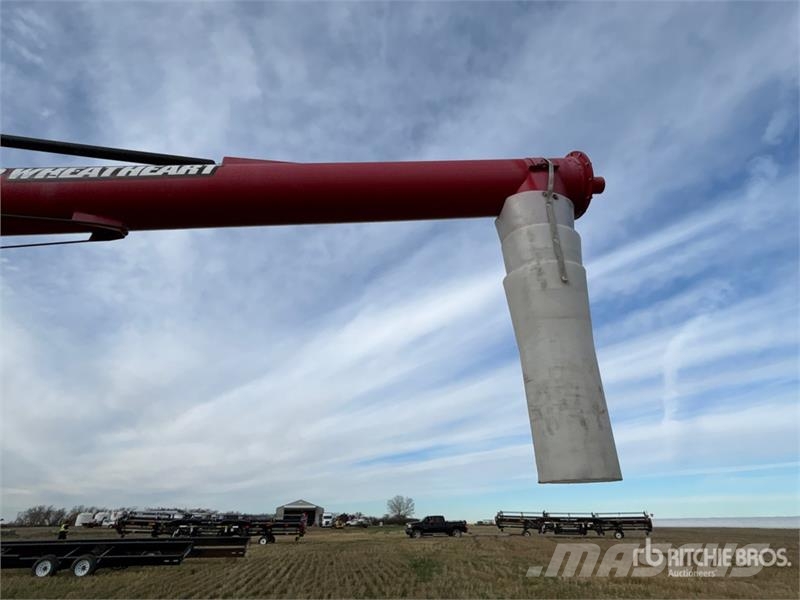 Wheatheart X130-84 13 in x 84 ft Swing Grain Auger Szállító berendezések