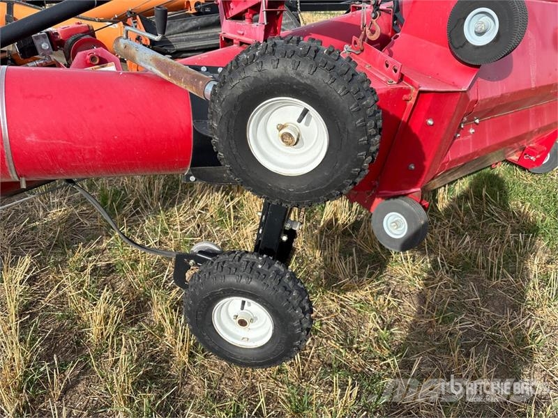 Wheatheart X130-84 13 in x 84 ft Swing Grain Auger Szállító berendezések