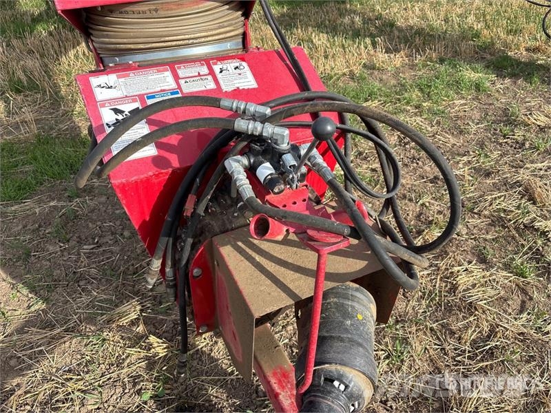 Wheatheart X130-84 13 in x 84 ft Swing Grain Auger Szállító berendezések