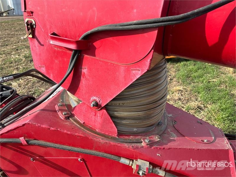 Wheatheart X130-84 13 in x 84 ft Swing Grain Auger Szállító berendezések