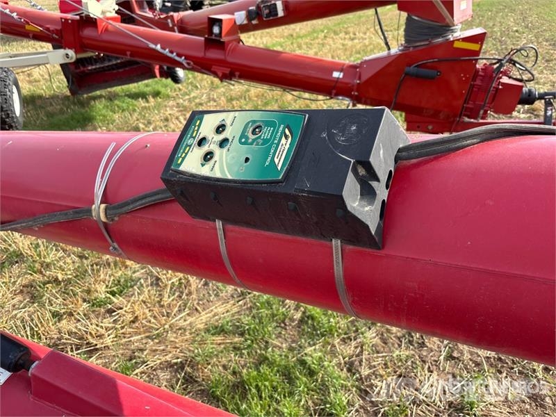 Wheatheart X130-84 13 in x 84 ft Swing Grain Auger Szállító berendezések