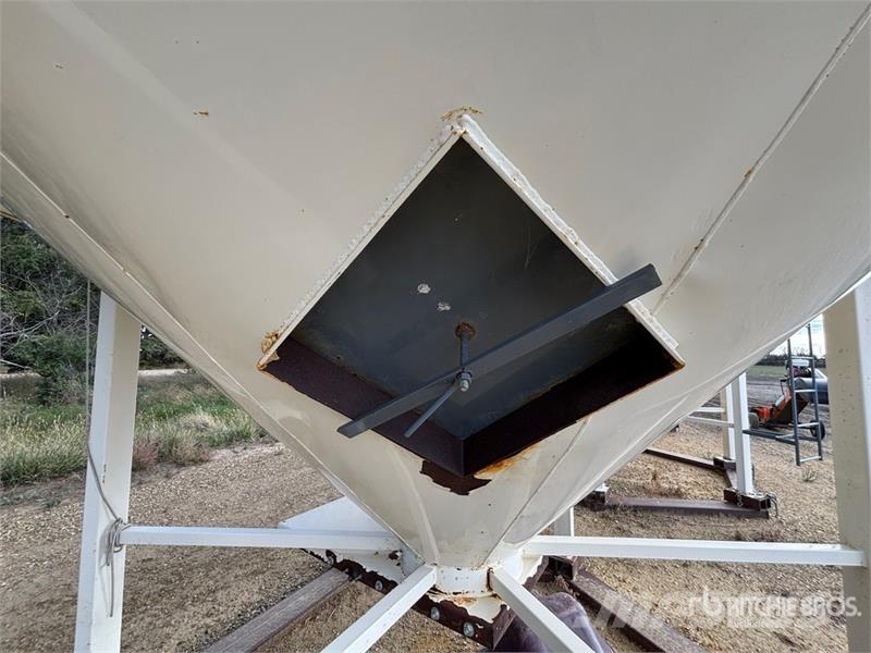 Wheatland 1212E +/- 34 ton Smooth Wall Hopper Grai Unidades/máquinas de processamento e armazenamento de culturas - Outros