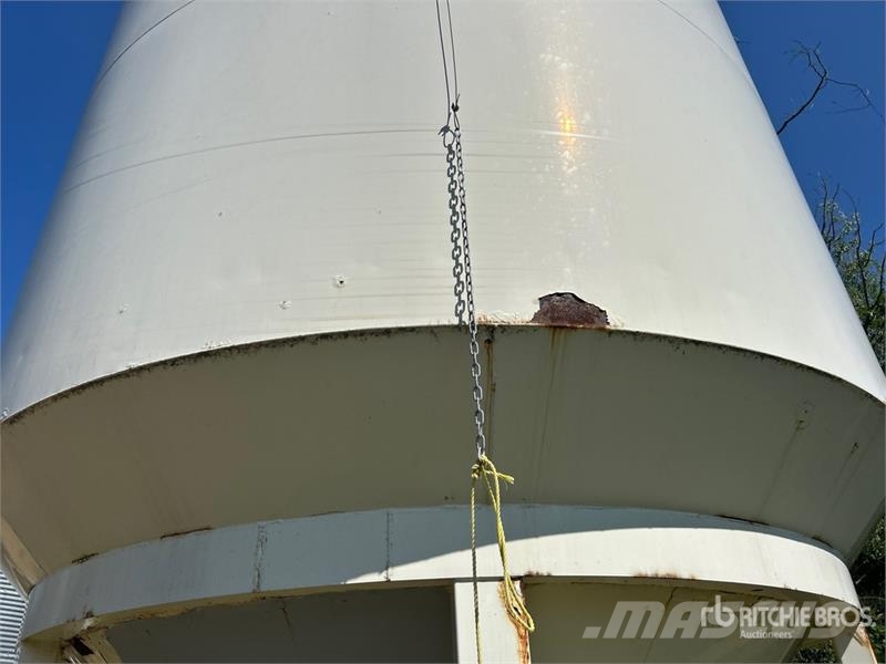 Wheatland 1215 +/- 1400 bu Smooth Wall Hopper Grai Crop processing and storage units/machines - Others