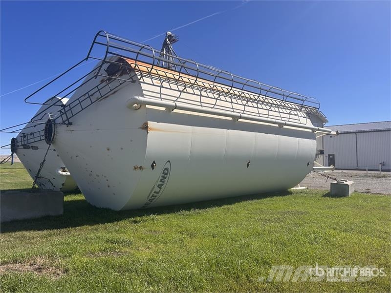  Wheatland 1630EMWIPC Bottom Hopper Fertilizer Bin Muut lannoituskoneet ja lisävarusteet