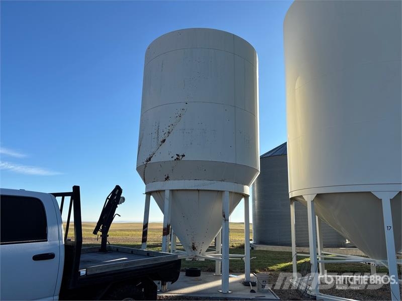  Wheatland +/- 2000 bu Hopper Grain Bin وحدات / آلات معالجة المحاصيل وتخزينها - أخرى