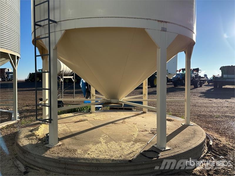 Wheatland Grain Max 2000 +/- 2000 bu Smooth Wall H وحدات / آلات معالجة المحاصيل وتخزينها - أخرى
