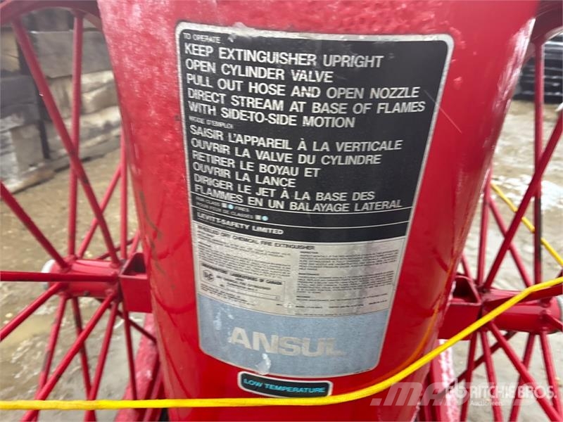 Wheeled Dry Chemical Fire Extinguisher مكونات أخرى