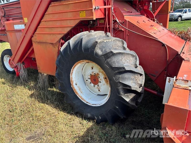 White 5542 Combine Harvester (Inoperable) Θεριζοαλωνιστικές μηχανές