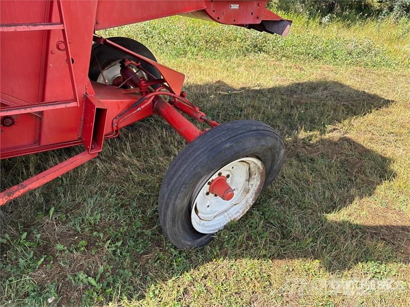 White 5542 Combine Harvester (Inoperable) Θεριζοαλωνιστικές μηχανές