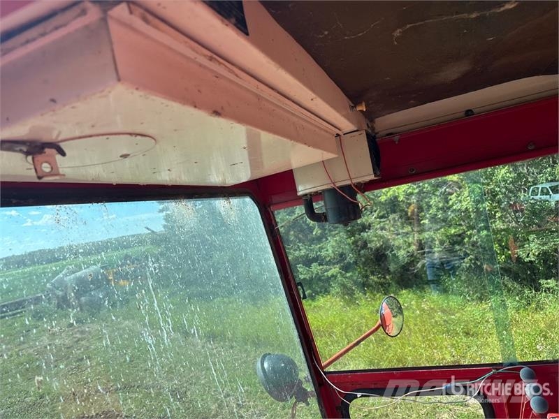 White 5542 Combine Harvester (Inoperable) Θεριζοαλωνιστικές μηχανές