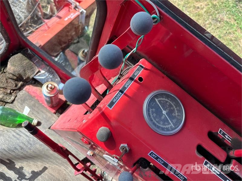 White 5542 Combine Harvester (Inoperable) Θεριζοαλωνιστικές μηχανές
