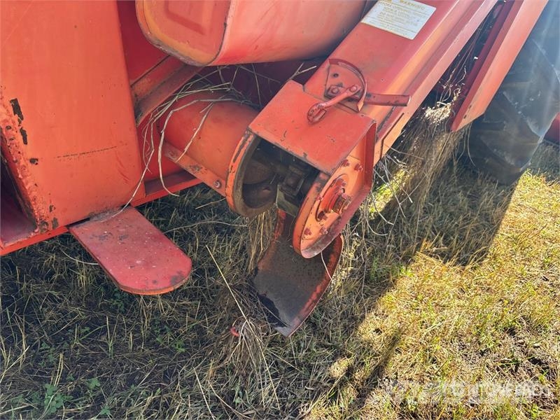 White 5542 Combine Harvester (Inoperable) Θεριζοαλωνιστικές μηχανές