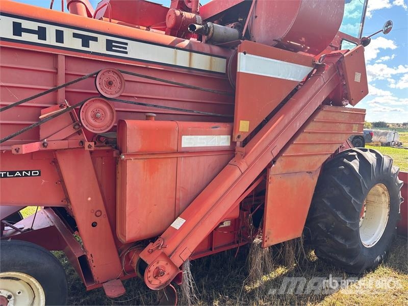 White 5542 Combine Harvester (Inoperable) Θεριζοαλωνιστικές μηχανές