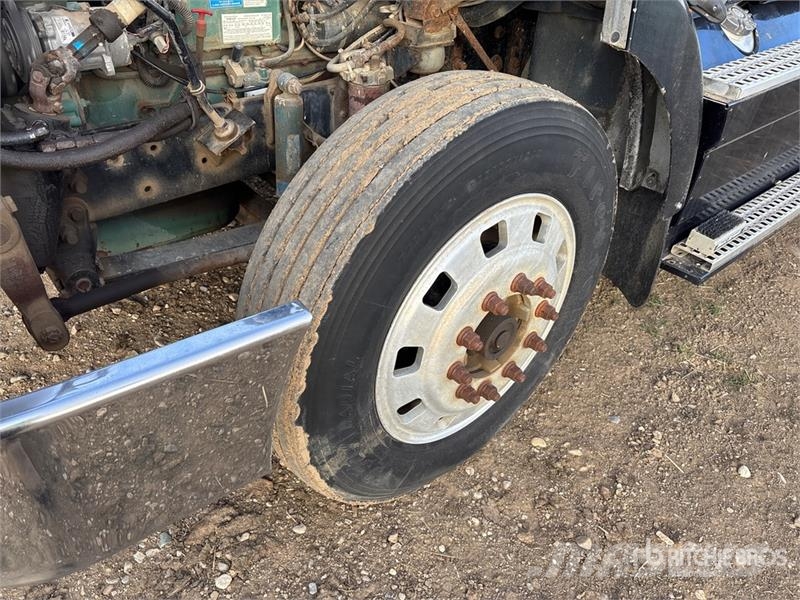 White/GMC T/A Sleeper Truck Tractor Sattelzugmaschinen