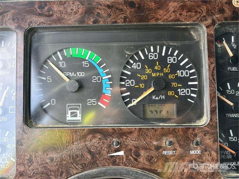 White/GMC T/A Sleeper Truck Tractor Sattelzugmaschinen