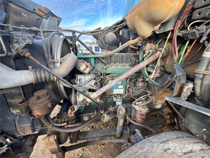 White/GMC T/A Sleeper Truck Tractor Sattelzugmaschinen