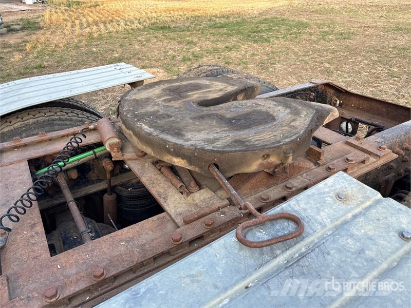 White/GMC T/A Sleeper Truck Tractor Sattelzugmaschinen