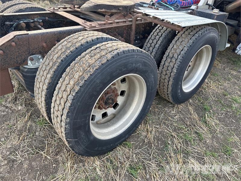 White/GMC T/A Sleeper Truck Tractor Sattelzugmaschinen