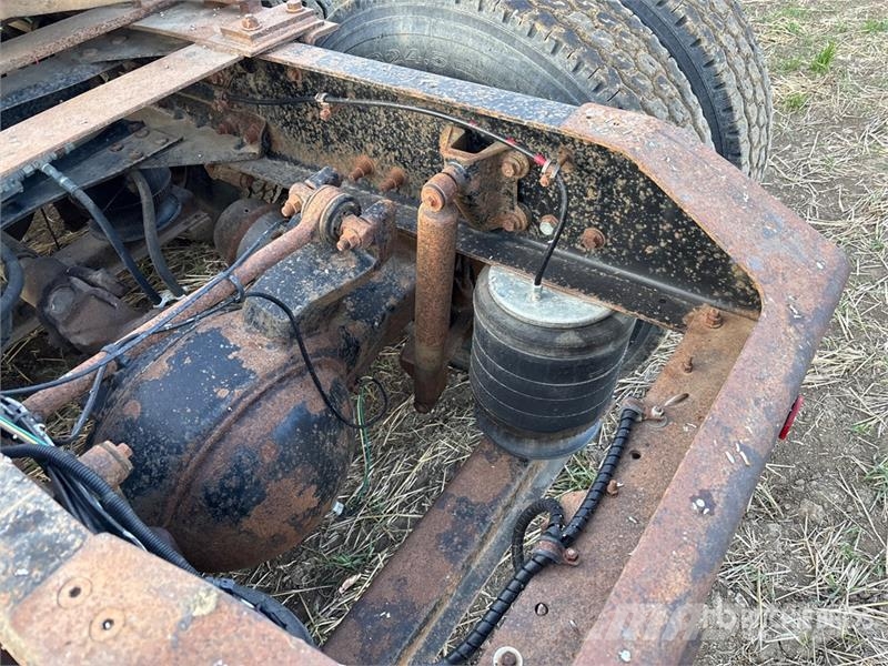 White/GMC T/A Sleeper Truck Tractor Sattelzugmaschinen