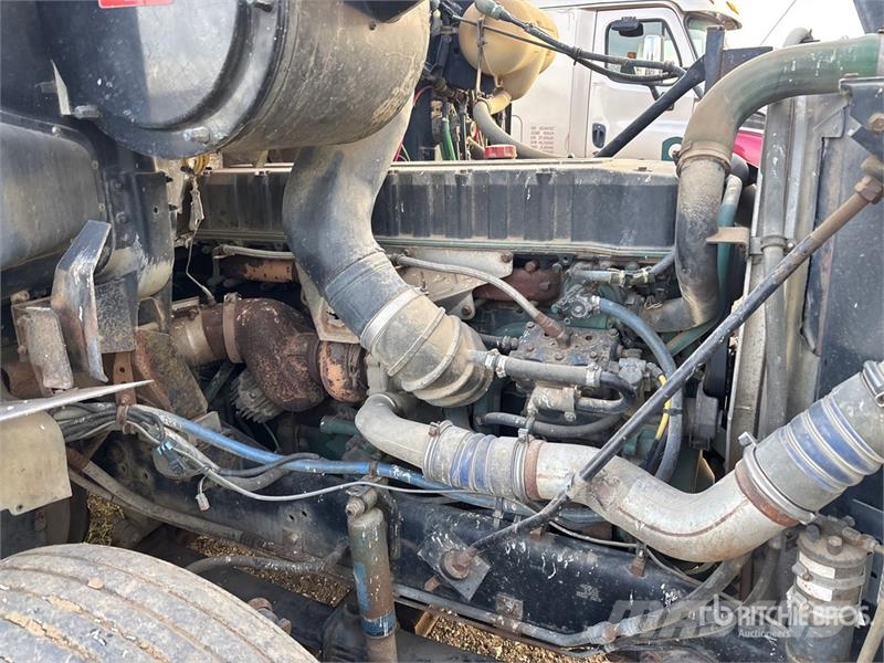 White/GMC T/A Sleeper Truck Tractor Sattelzugmaschinen