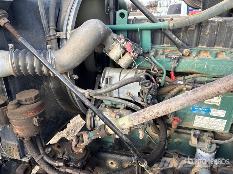 White/GMC T/A Sleeper Truck Tractor Sattelzugmaschinen