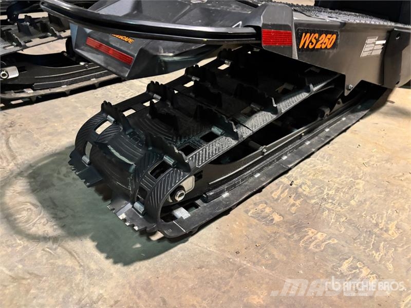 Widescape WS250 EFI Stand Up Snowmobile Snøscootere