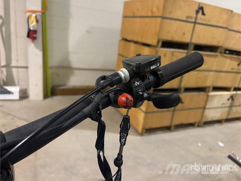 Widescape WS250 EFI Stand Up Snowmobile Snøscootere