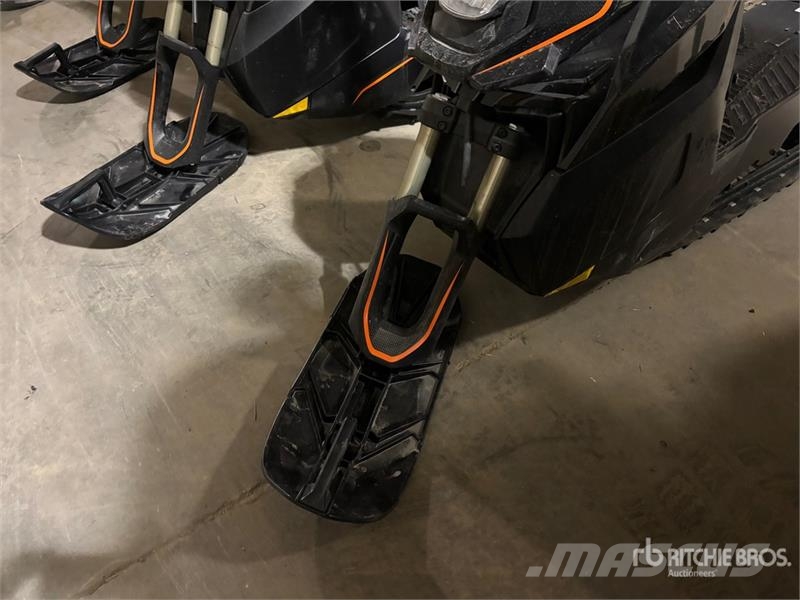 Widescape WS250 EFI Stand Up Snowmobile Snøscootere
