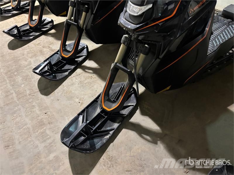  Widescape WS250 EFI Stand Up Snowmobile Moottorikelkat