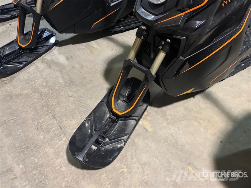 Widescape WS250 EFI Stand Up Snowmobile Moottorikelkat
