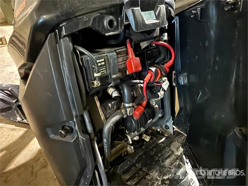 Widescape WS250 EFI Stand Up Snowmobile Snøscootere