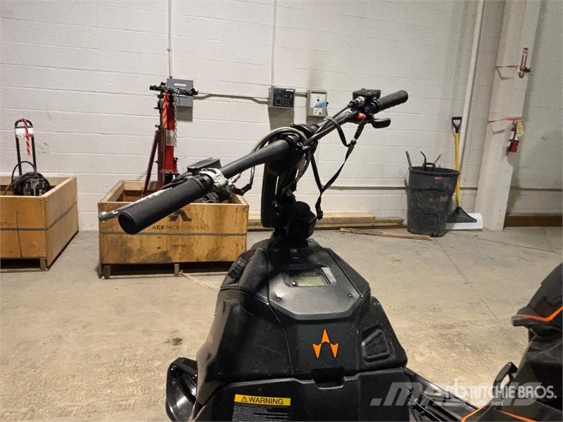 Widescape WS250 EFI Stand Up Snowmobile Moottorikelkat