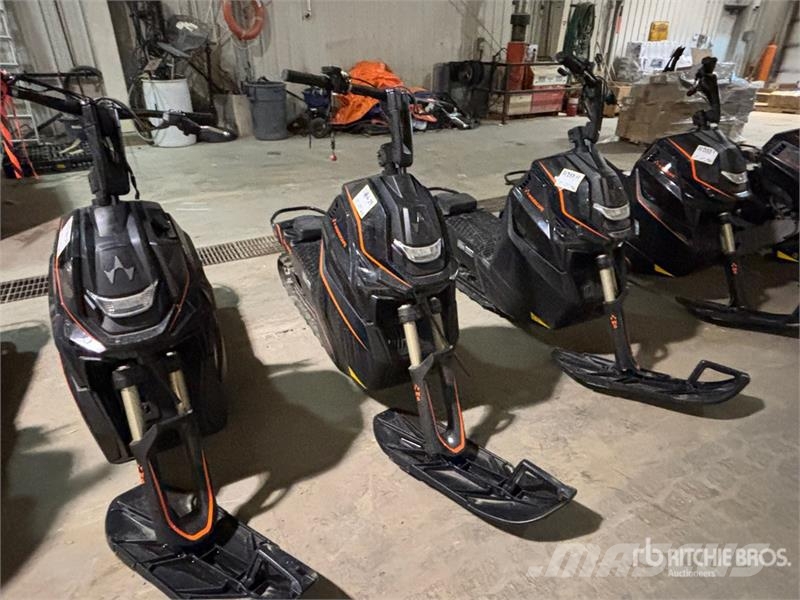  Widescape WS250 EFI Stand Up Snowmobile Moottorikelkat