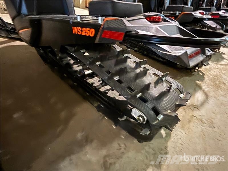 Widescape WS250 EFI Stand Up Snowmobile Snøscootere