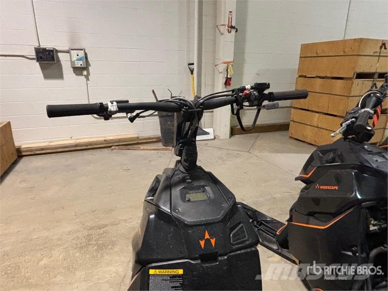 Widescape WS250 EFI Stand Up Snowmobile Moottorikelkat