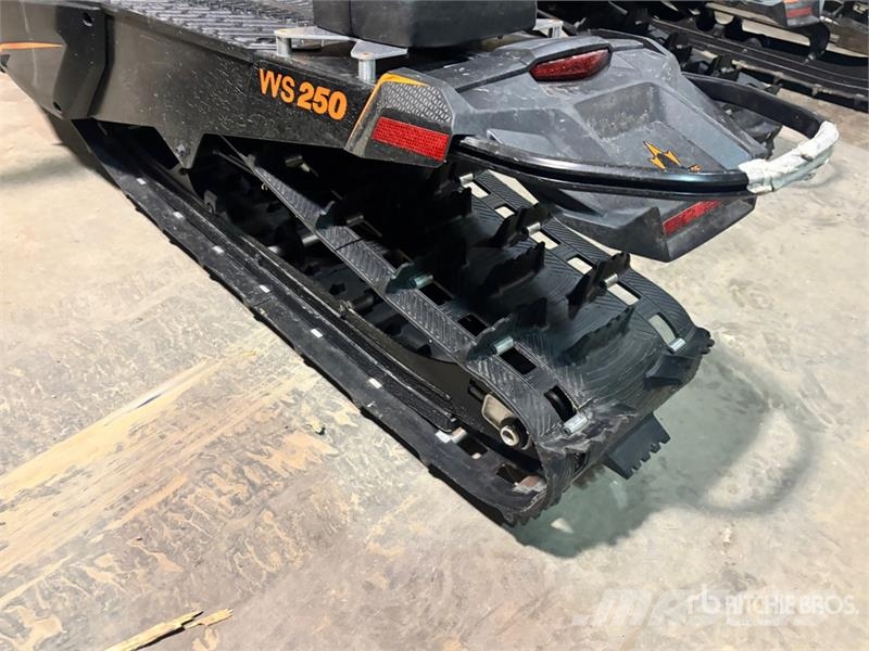 Widescape WS250 EFI Stand Up Snowmobile Moottorikelkat