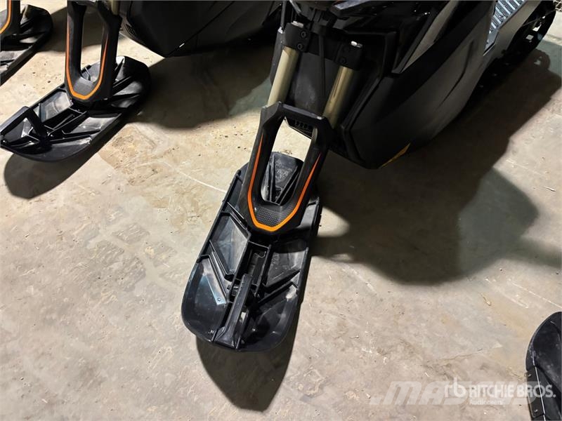 Widescape WS250 EFI Stand Up Snowmobile Snøscootere