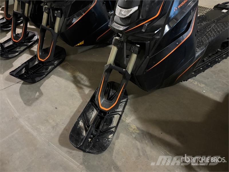Widescape WS250 EFI Stand Up Snowmobile Snøscootere