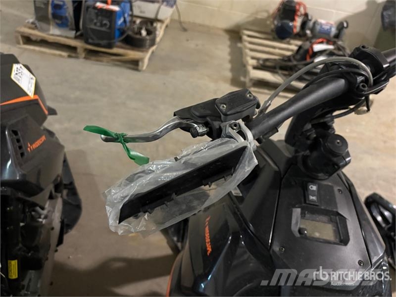 Widescape WS250 EFI Stand Up Snowmobile Snøscootere