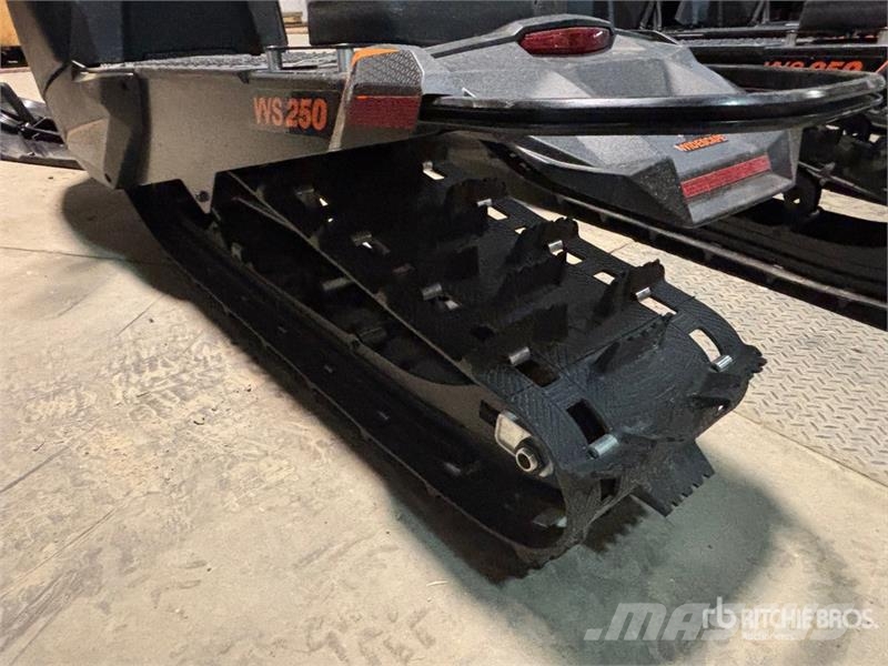 Widescape WS250 EFI Stand Up Snowmobile Moottorikelkat