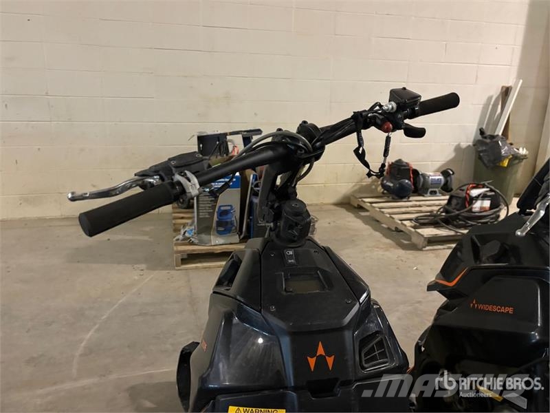 Widescape WS250 EFI Stand Up Snowmobile Snøscootere