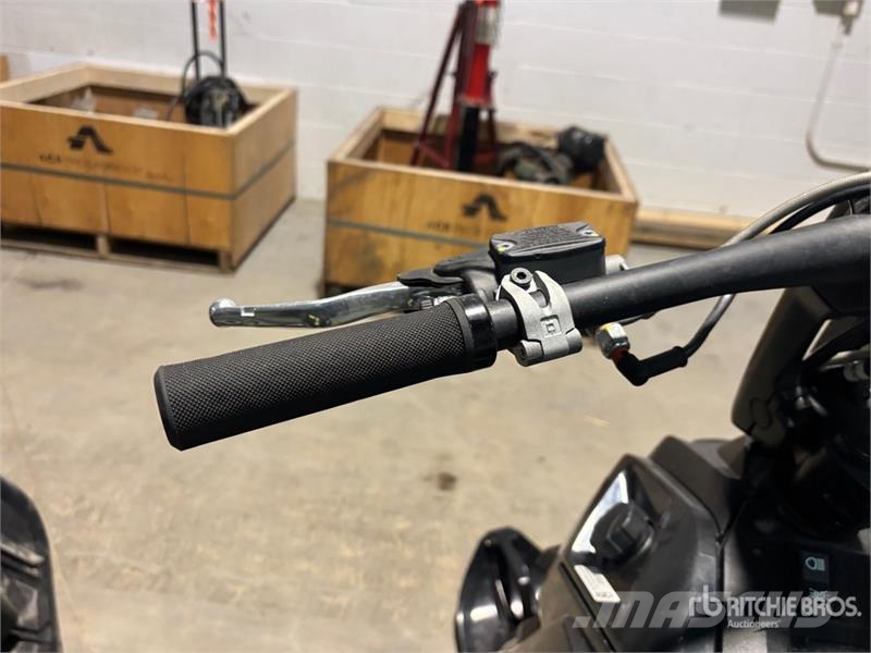 Widescape WS250 EFI Stand Up Snowmobile Moottorikelkat