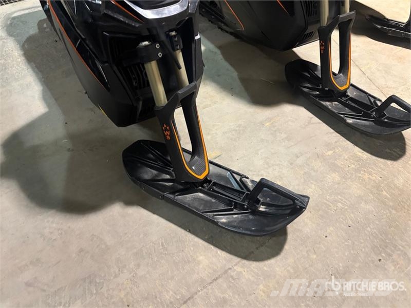 Widescape WS250 EFI Stand Up Snowmobile Moottorikelkat