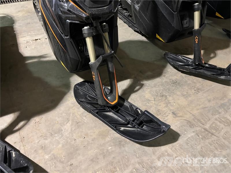  Widescape WS250 EFI Stand Up Snowmobile Moottorikelkat