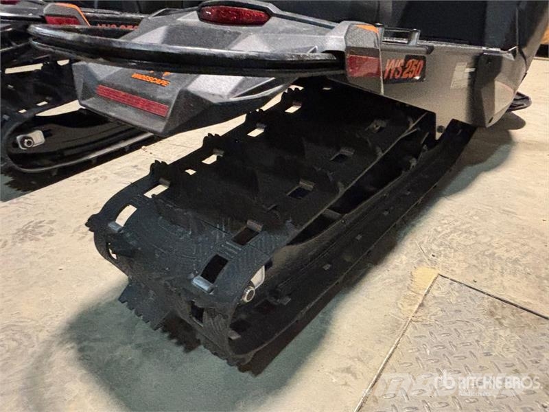 Widescape WS250 EFI Stand Up Snowmobile Moottorikelkat