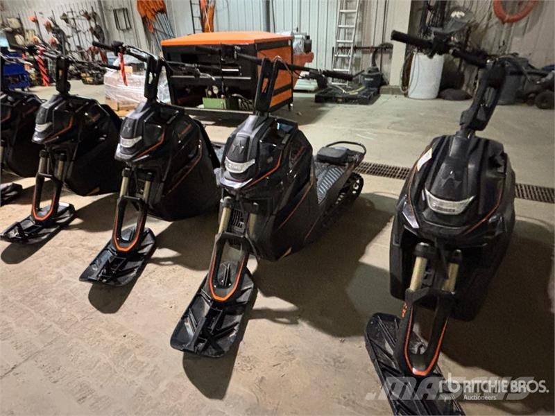  Widescape WS250 EFI Stand Up Snowmobile Moottorikelkat