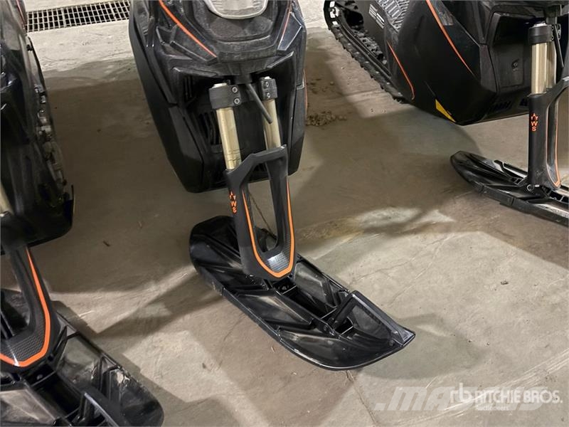 Widescape WS250 EFI Stand Up Snowmobile Snøscootere