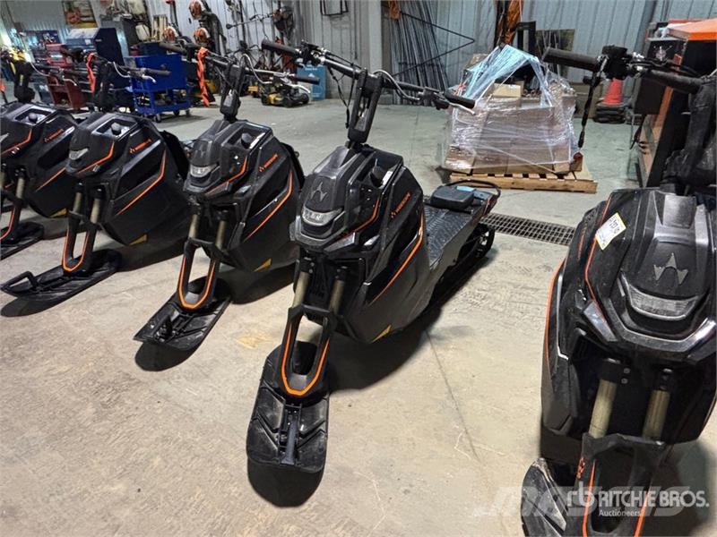 Widescape WS250 EFI Stand Up Snowmobile Moottorikelkat